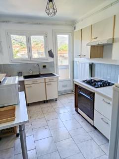 Appartement 2 Chambres avec Balcon, Garage et Parking - Proche des Thermes - 6