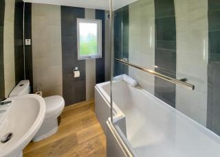 Fairwood Lakes Holiday Park - 6