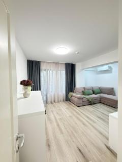 Luxury Glam Apartments Unique Building near Palas - 4