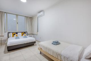 Large seafront 3 bedroom apartment in the heart of Sliema - MMAI1-2 - 4