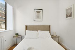 Stylish Feltham Studio near Station Shops 41 - 7