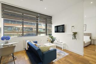 Stylish Feltham Studio near Station Shops 41 - 3