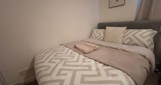 Cosy 2 Bedroom House - Large Driveway, EV Socket, WiFi, Contractor & Leisure Stays - 8