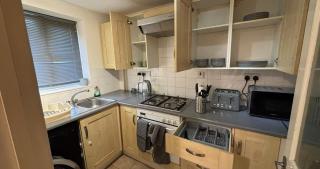 Cosy 2 Bedroom House - Large Driveway, EV Socket, WiFi, Contractor & Leisure Stays - 2