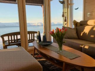 Lovely Cabin Amidst Bustling Wildlife - 7