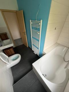 Monteurwohnung bei Köln, WLAN, Parkplatz, Küche, Handtücher - 2