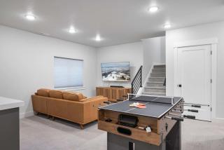 Ski Chalet Chic Retreat with Hot Tub - 5