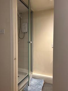 Garden flat at Broomfield - 2