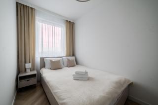 Stacja Jeżyce Lavish Apartment by BookingHost - 7