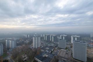 Air Conditioned Apartment in Katowice with 2 Balconies and City View by Noclegi Renters - Kattowitz - 8