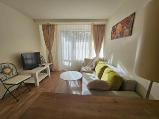 Sunlit Forest Suite - 0