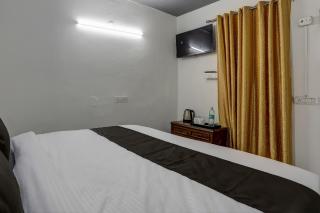 Hotel O by OYO the royal villa - 7