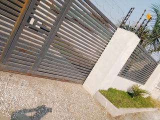 LOMS Furnished Apartment - Luxurious Modern House near KKI Airport - 3