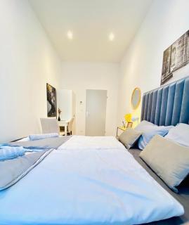 Ottakring Gem Shared 4-BR Retreat Breathtaking City Views - 8