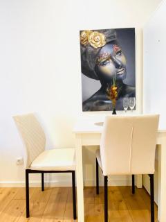 Ottakring Gem Shared 4-BR Retreat Breathtaking City Views - 7