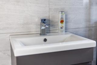 Spacious 4 Bedroom Family & Worker Hub - 2