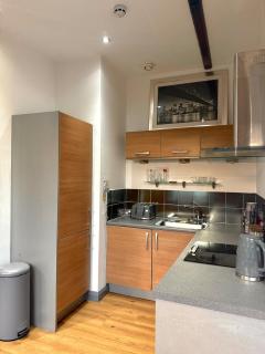 Stylish City Loft Getaway - 9