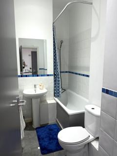 Stylish City Loft Getaway - 7