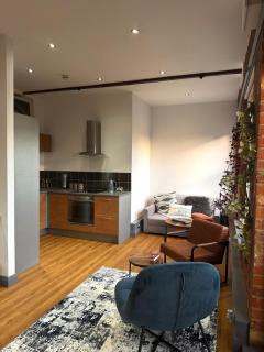 Stylish City Loft Getaway - 2