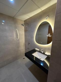 Red cottage stay - Lucknow - 6