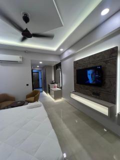 Red cottage stay - 5