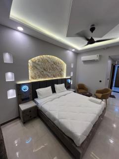 Red cottage stay - Lucknow - 4