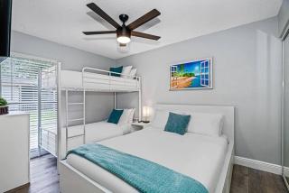 Stunning Heated Pool House Close to Tampa & Casino - 6