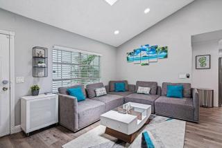 Stunning Heated Pool House Close to Tampa & Casino - 5