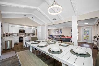 NEW Heated Salt Pool & Spa on Waterfront Canal - 8