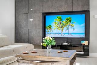 Luxury Heated Salt Pool House in Perfect Location - 3