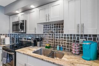 FREE Heated Pool, Sleeps 10, Pinellas Pk 25 Min to Gulf Beaches - Pinellas Park - 1