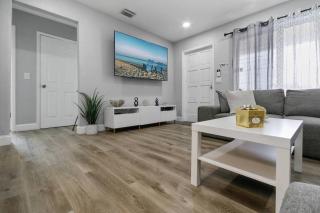 Renovated Home in Hollywood - 3