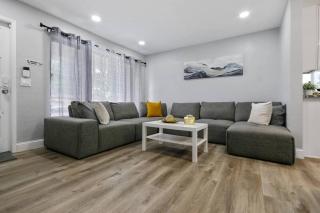 Renovated Home in Hollywood - 5