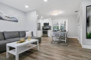 Renovated Home in Hollywood - 4