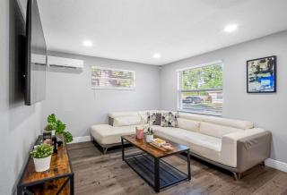 Family-Friendly Tampa Home with Heated Pool - 5