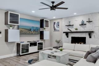 Immaculate & Cozy Entire Heated Pool House - 1