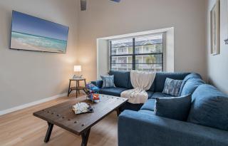 Gorgeous Townhouse One Block Away to Best Beaches! - 9