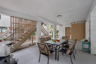 Gorgeous Townhouse One Block Away to Best Beaches! - 6