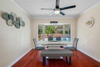 Spacious & Amazing Home w Big Pool and Patio - 7