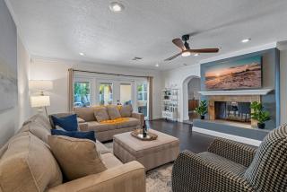 Luxury Mansion w Heated Pool and Spa - 3