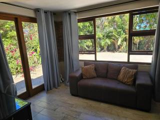 Honeywood Stays - Cozy Corner - 4