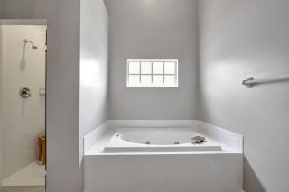 Lakefront Screened Pool Home, Sleeps 12 Sunset Cove Retreat, Riverview - Riverview - 2