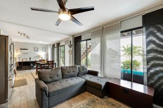 Exquisite Lakefront Pool House Awaits Pool 10 PPL - 5