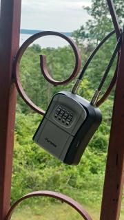 COUPLES GETTAWAY! LAKE Eufaula private Cottage! BEAUTIFUL VIEWS! Couples, Honeymoon, Family of 3,BOAT PARKING - 5