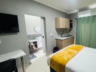 EMatolweni Guesthouse - 9