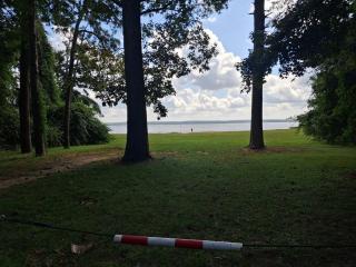 COUPLES GETAWAY! LAKE Eufaula private Cottage! BEAUTIFUL VIEWS! Couples, Honeymoon, Family of 3,BOAT PARKING - 8