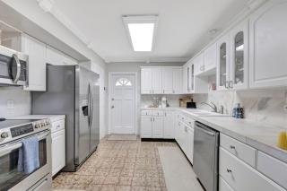 Magnificent Pool House in the Heart of Tampa - Sleeps 10 - 7