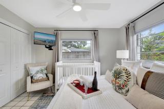Magnificent Pool House in the Heart of Tampa - Sleeps 10 - 6