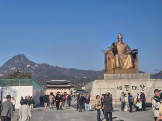 Stay Aurora#서울역차로5분#남영역도보8분#속대입구역 도보10분#숙소근처 맛집리스트 제공#K푸드탐방#경복궁#명동#이태원#홍대#1층#호텔식침구#서울윈터페스타 - 7