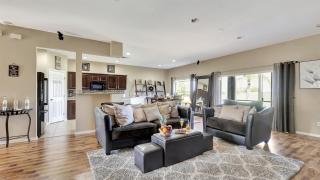 Valrico's Hidden Gem A Stunning 3-Bedroom Oasis Awaits! - Valrico - 3